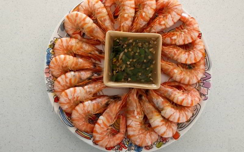White boiled shrimp