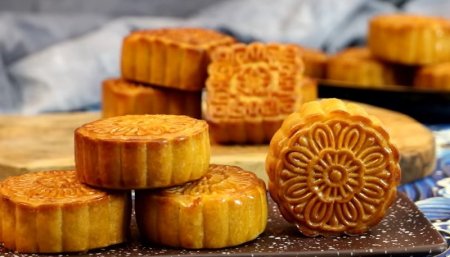 Chinese Pastries: Sweet and Savory Decadent Delights